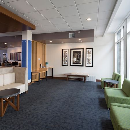 Holiday Inn Express & Suites Alpena - Downtown By Ihg Екстериор снимка