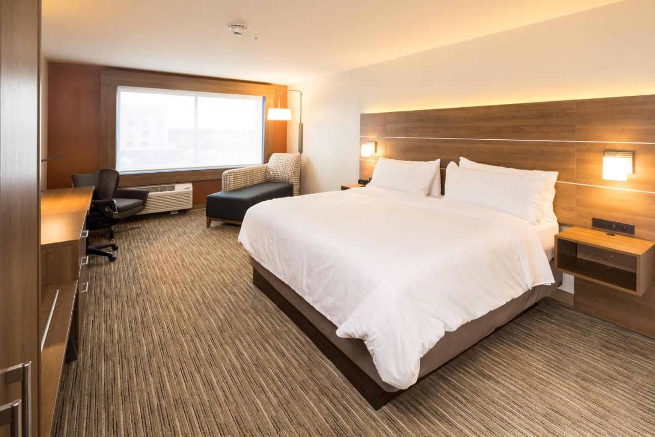 Holiday Inn Express & Suites Alpena - Downtown By Ihg Екстериор снимка