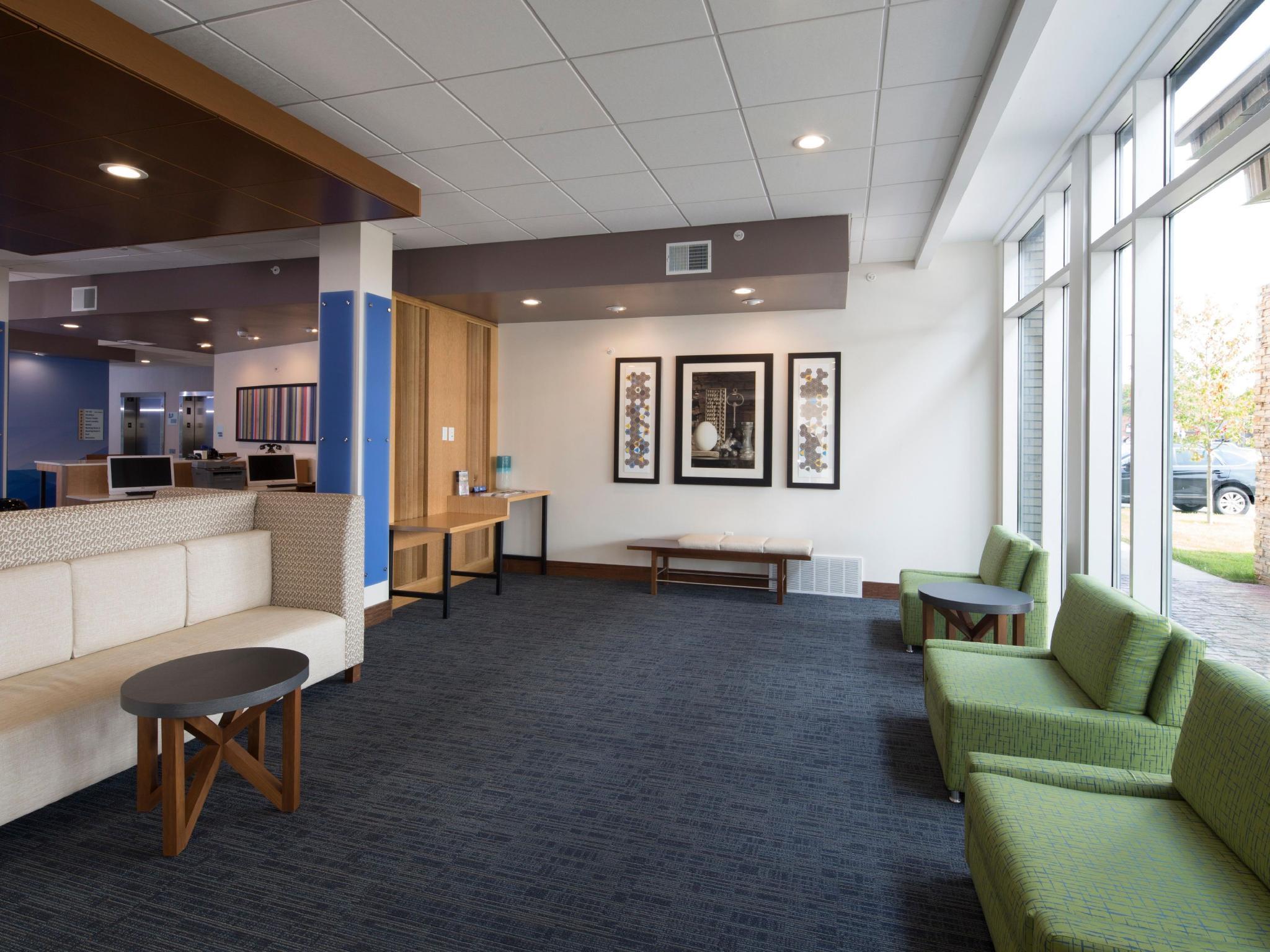 Holiday Inn Express & Suites Alpena - Downtown By Ihg Екстериор снимка